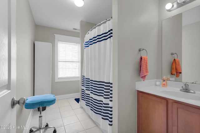 210 Dorovan Court, Hubert, NC 28539