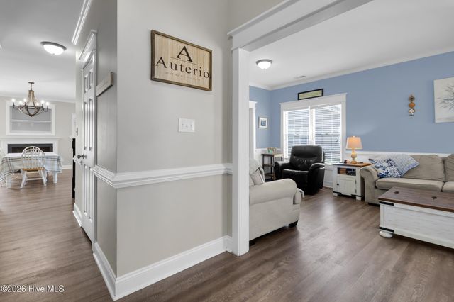 210 Dorovan Court, Hubert, NC 28539