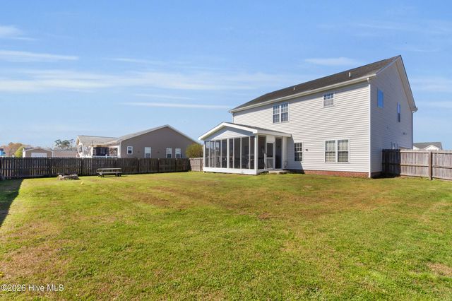 210 Dorovan Court, Hubert, NC 28539