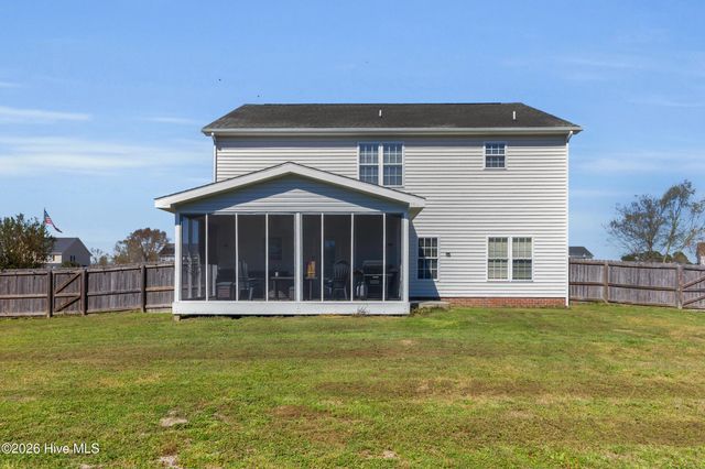 210 Dorovan Court, Hubert, NC 28539