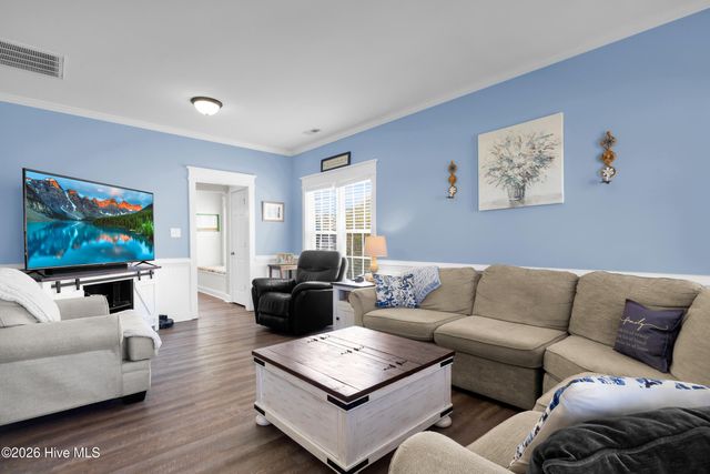 210 Dorovan Court, Hubert, NC 28539