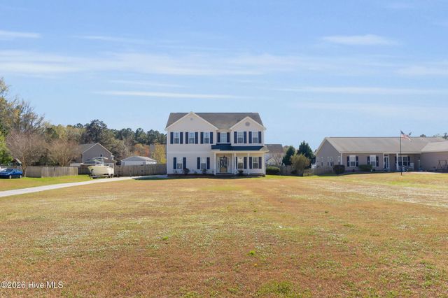 210 Dorovan Court, Hubert, NC 28539