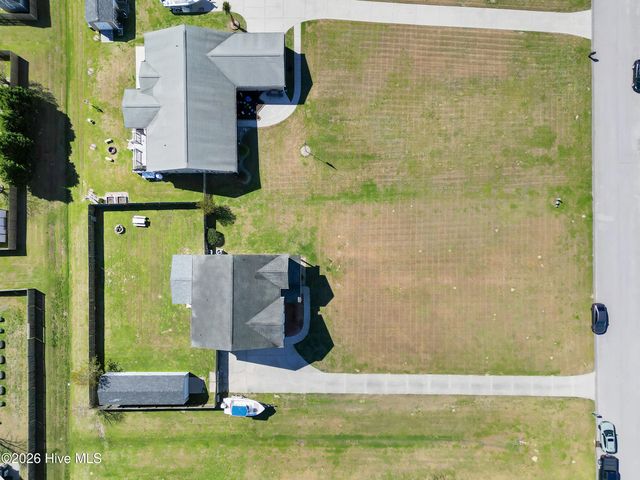 210 Dorovan Court, Hubert, NC 28539