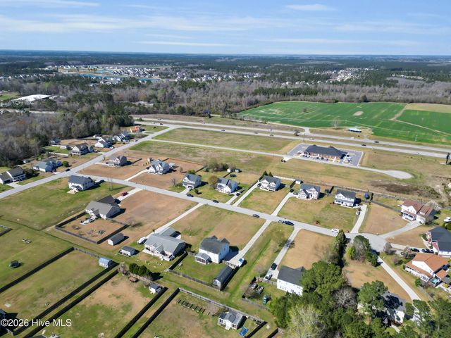 210 Dorovan Court, Hubert, NC 28539