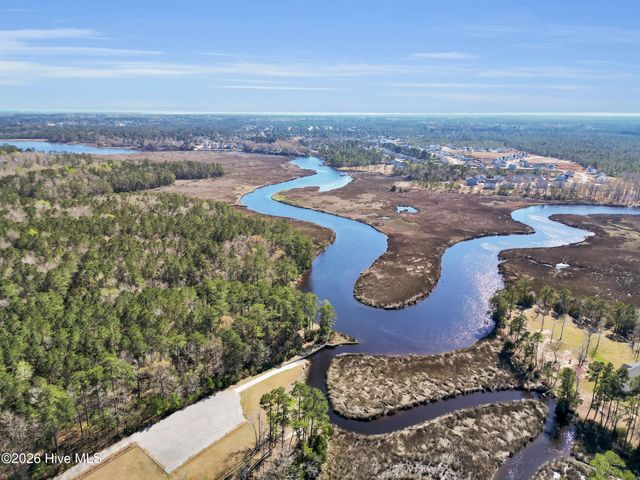 210 Dorovan Court, Hubert, NC 28539