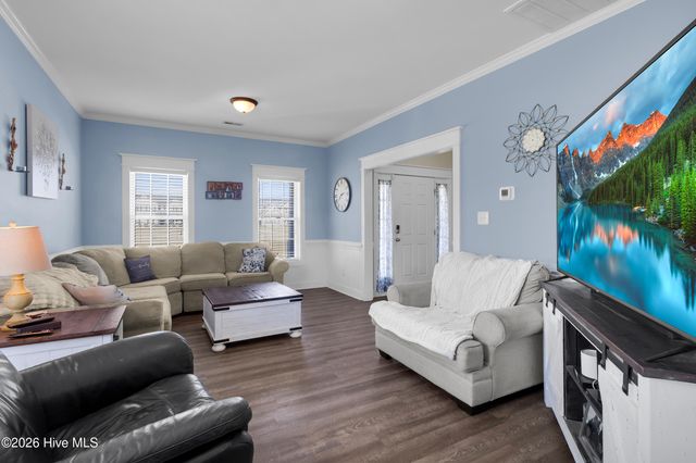 210 Dorovan Court, Hubert, NC 28539