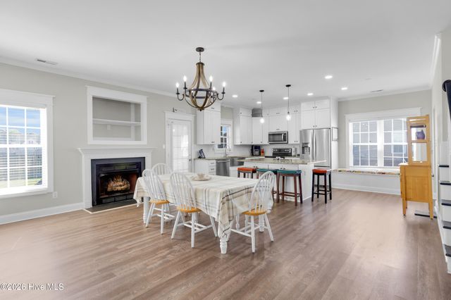 210 Dorovan Court, Hubert, NC 28539