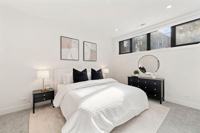 2852 W Lyndale Street 1, Chicago, IL 60647