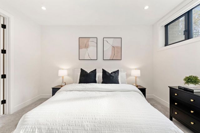 2852 W Lyndale Street 1, Chicago, IL 60647