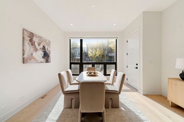 2852 W Lyndale Street 1, Chicago, IL 60647