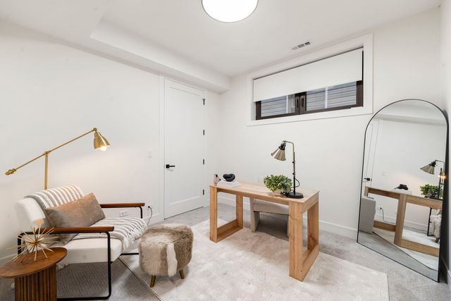 2852 W Lyndale Street 1, Chicago, IL 60647