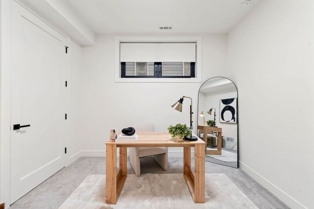 2852 W Lyndale Street 1, Chicago, IL 60647