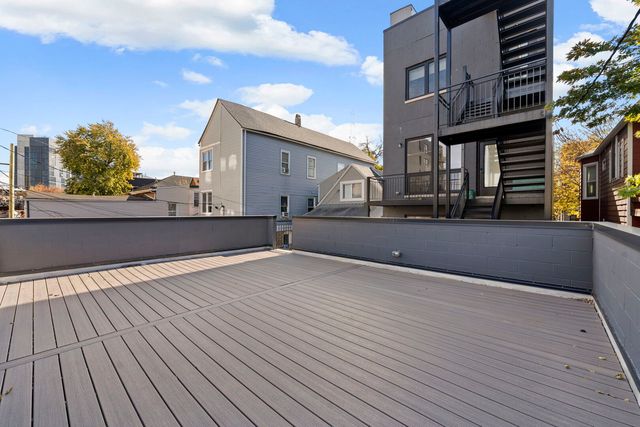 2852 W Lyndale Street 1, Chicago, IL 60647