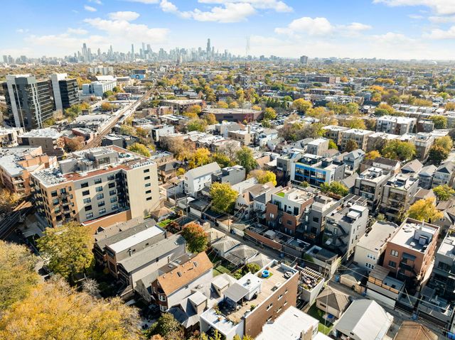 2852 W Lyndale Street 1, Chicago, IL 60647