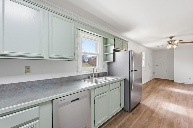 196 W Erskine Drive, Danville, KY 40422