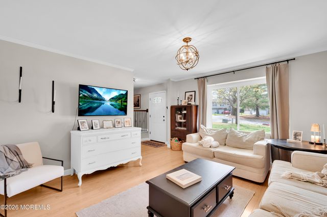 9 Lamp Post Court, Howell, NJ 07731