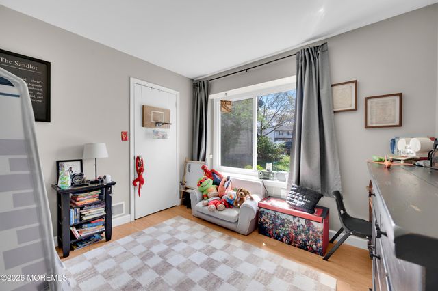 9 Lamp Post Court, Howell, NJ 07731