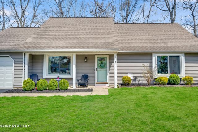 9 Lamp Post Court, Howell, NJ 07731