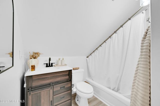 9 Lamp Post Court, Howell, NJ 07731