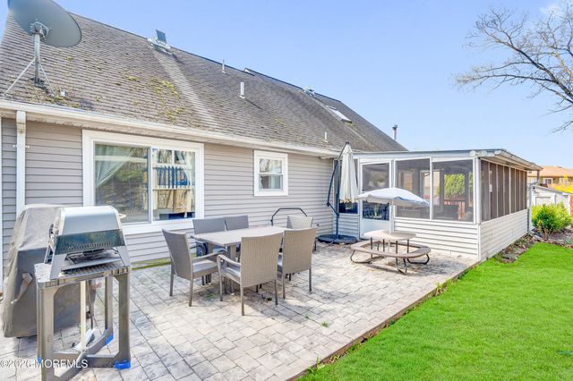 9 Lamp Post Court, Howell, NJ 07731