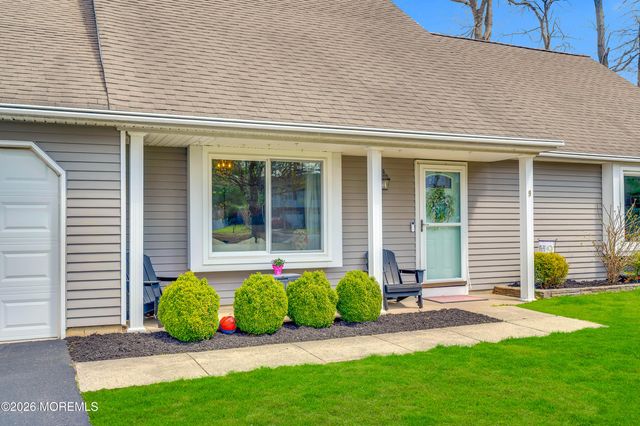 9 Lamp Post Court, Howell, NJ 07731