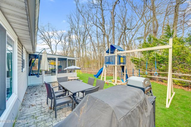 9 Lamp Post Court, Howell, NJ 07731