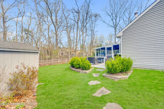 9 Lamp Post Court, Howell, NJ 07731