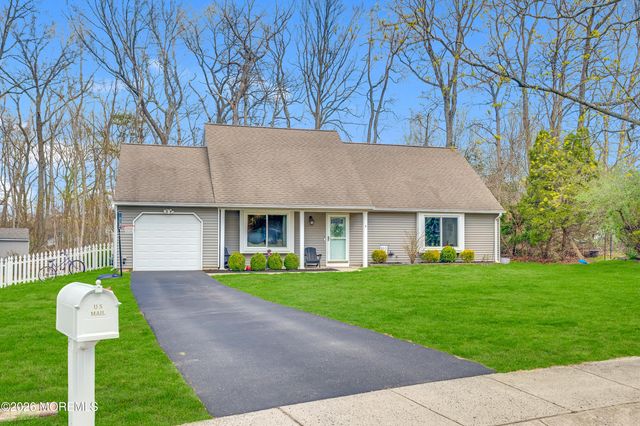 9 Lamp Post Court, Howell, NJ 07731