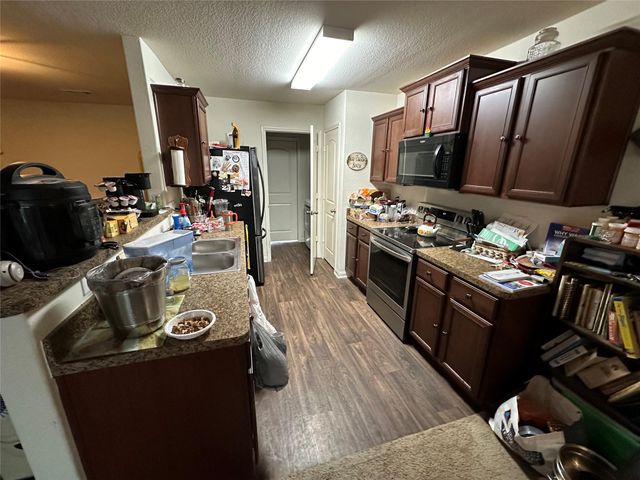 12210 Wavecrest Road, La Marque, TX 77568