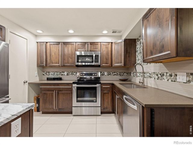 300 Oakwood Place, Boulder, CO 80304