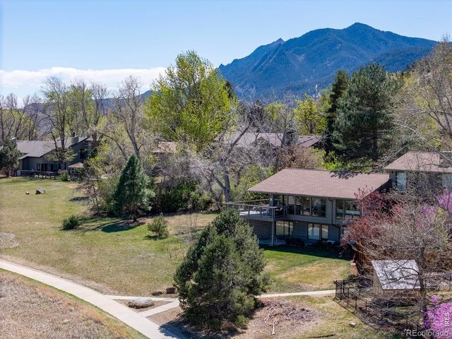 300 Oakwood Place, Boulder, CO 80304