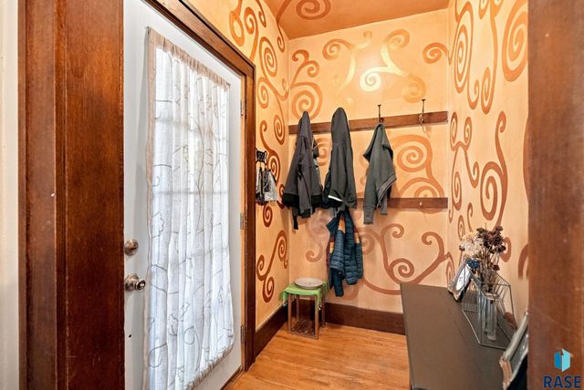 1408 S Summit Ave Avenue, Sioux Falls, SD 57105
