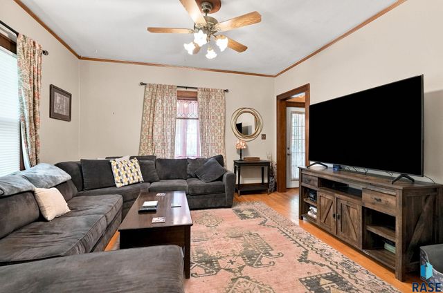1408 S Summit Ave Avenue, Sioux Falls, SD 57105