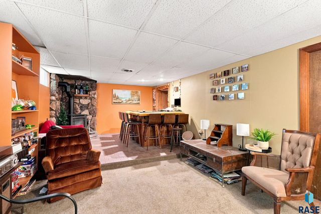 1408 S Summit Ave Avenue, Sioux Falls, SD 57105