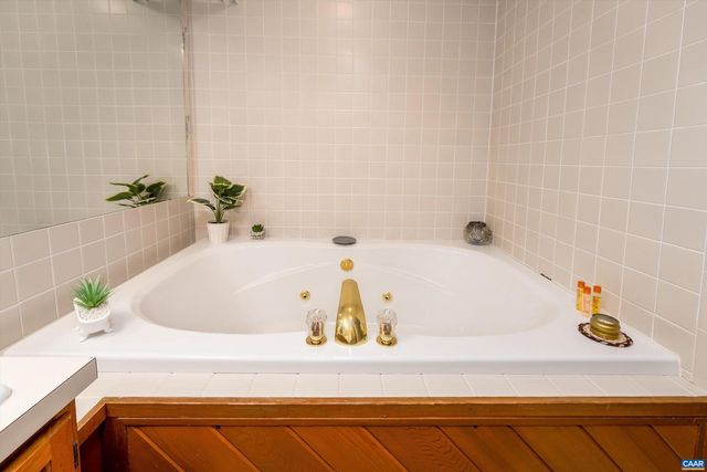 1717 HIGH RIDGE CONDOS, Wintergreen Resort, VA 22967