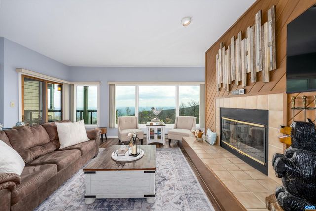 1717 HIGH RIDGE CONDOS, Wintergreen Resort, VA 22967