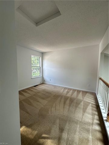 208 Oak Grove RN, Chesapeake, VA 23320