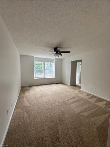 208 Oak Grove RN, Chesapeake, VA 23320