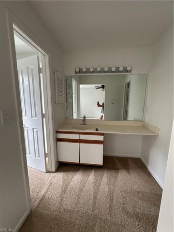 208 Oak Grove RN, Chesapeake, VA 23320
