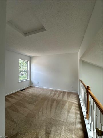 208 Oak Grove RN, Chesapeake, VA 23320