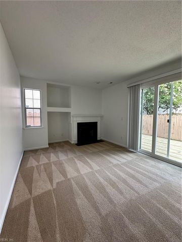 208 Oak Grove RN, Chesapeake, VA 23320