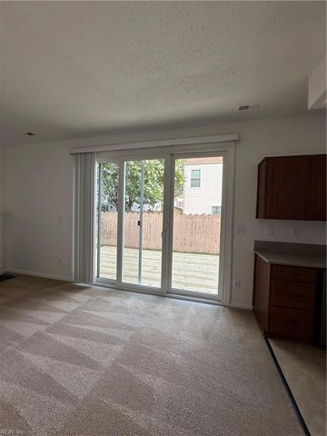 208 Oak Grove RN, Chesapeake, VA 23320