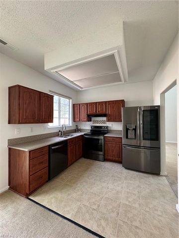 208 Oak Grove RN, Chesapeake, VA 23320