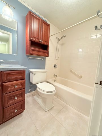290 Meridian Street APT F, Groton, CT 06340