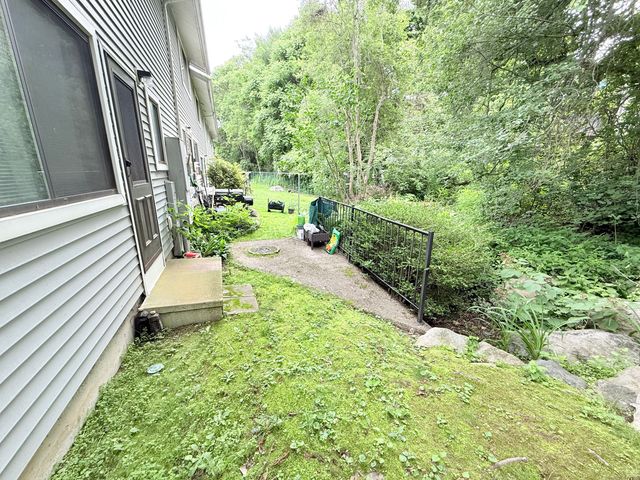 290 Meridian Street APT F, Groton, CT 06340