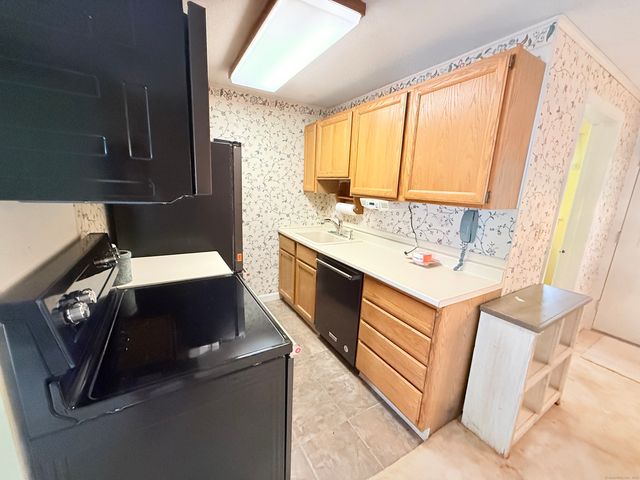 290 Meridian Street APT F, Groton, CT 06340