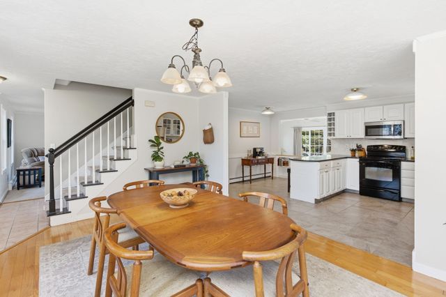 45 Wyndham Hill Dr, Plymouth, MA 02360