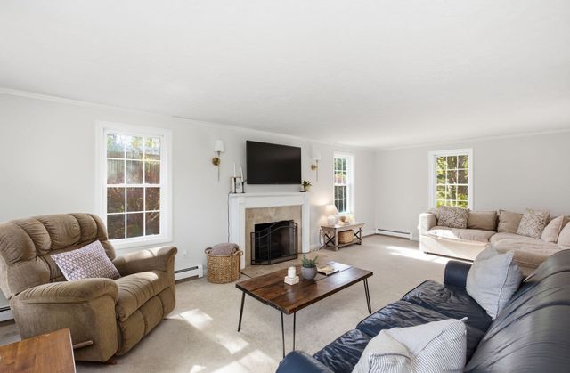 45 Wyndham Hill Dr, Plymouth, MA 02360