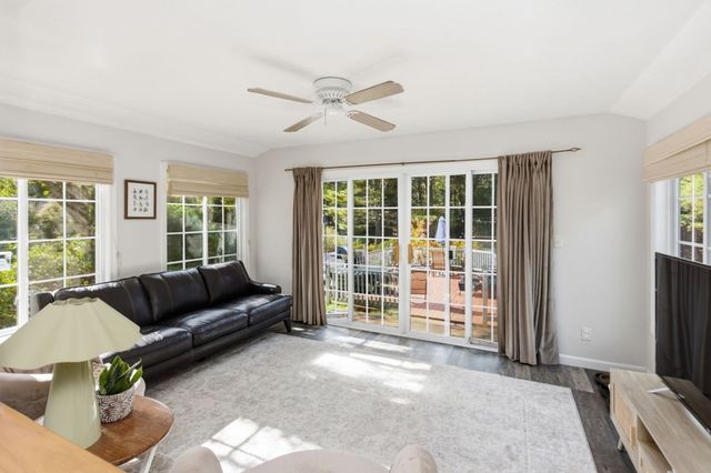45 Wyndham Hill Dr, Plymouth, MA 02360