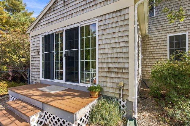 45 Wyndham Hill Dr, Plymouth, MA 02360